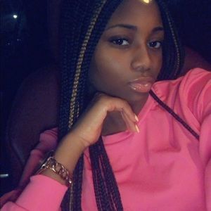 Meet your Posher, Danasia